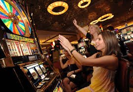 pakong 888 platform overview showing sportsbook, live casino, and slots sections